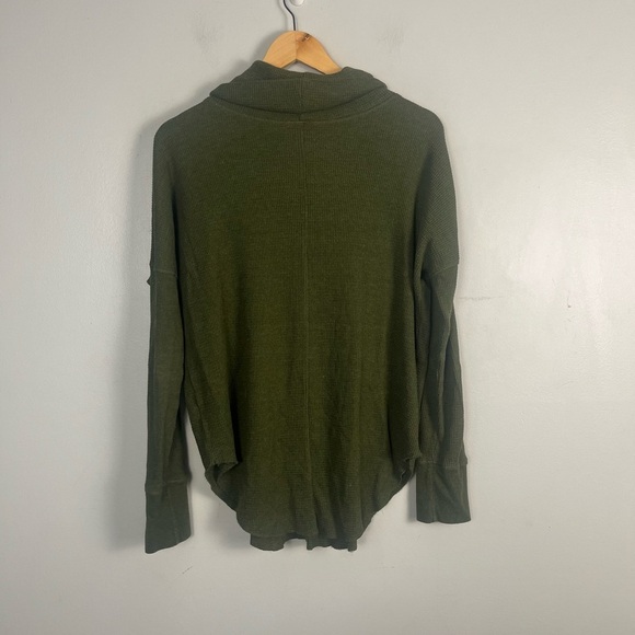 The Group by Babaton Thermal Cowlneck Sweater Size medium Green - Picture 9 of 9